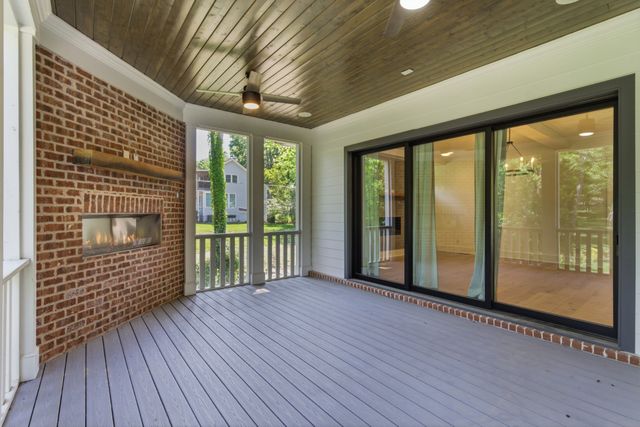 864 Battery Ln, Nashville, TN 37220