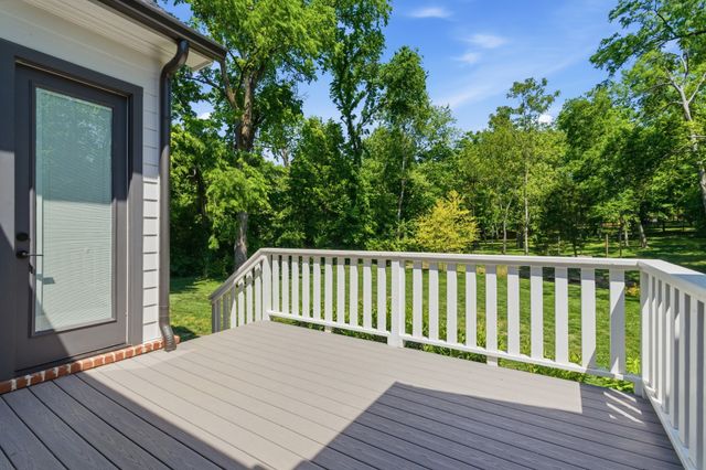 864 Battery Ln, Nashville, TN 37220