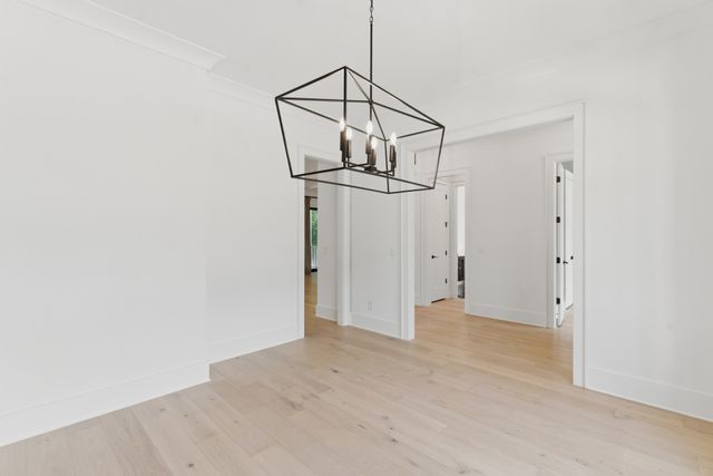 864 Battery Ln, Nashville, TN 37220