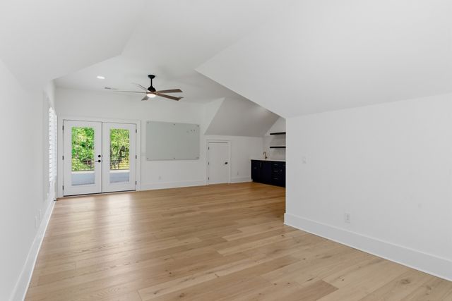 864 Battery Ln, Nashville, TN 37220