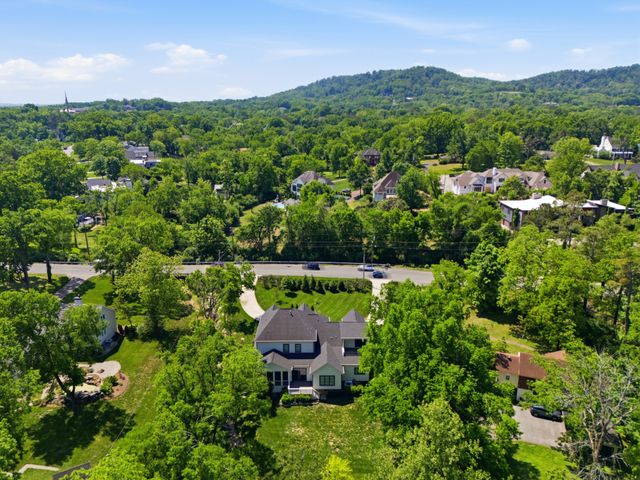 864 Battery Ln, Nashville, TN 37220