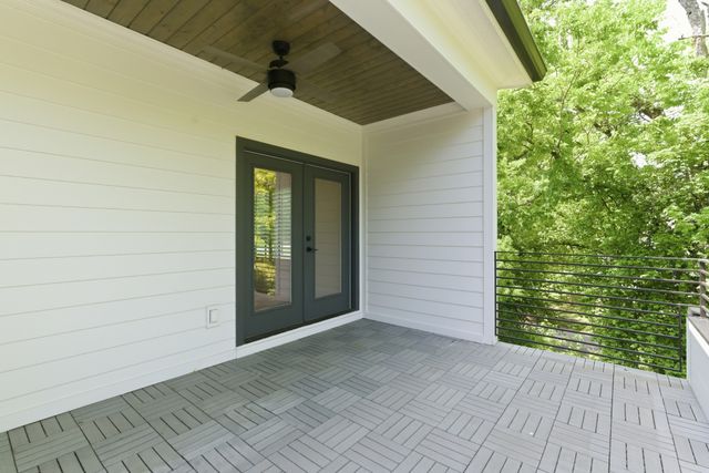 864 Battery Ln, Nashville, TN 37220