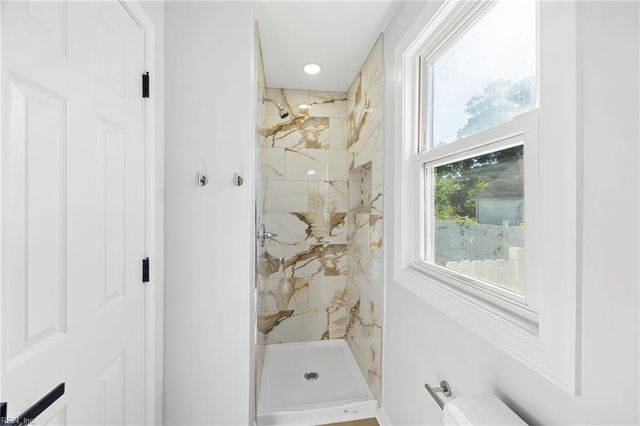 22 Fairview CIR S, Portsmouth, VA 23702
