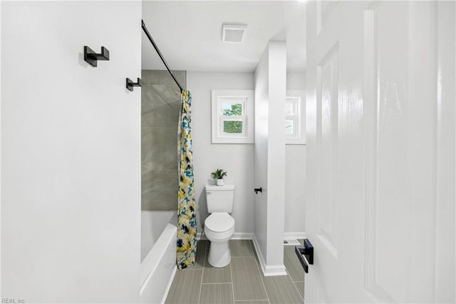 22 Fairview CIR S, Portsmouth, VA 23702