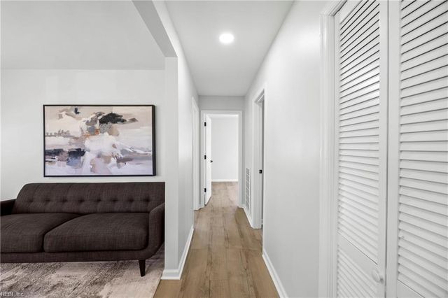 22 Fairview CIR S, Portsmouth, VA 23702