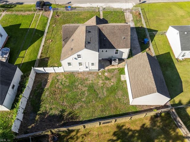 22 Fairview CIR S, Portsmouth, VA 23702