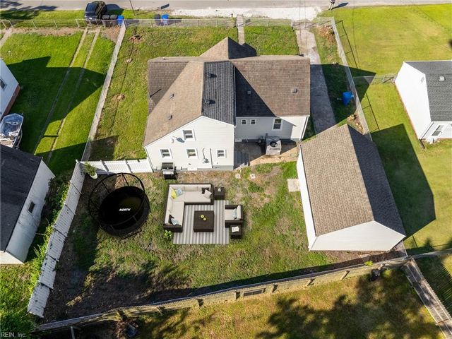 22 Fairview CIR S, Portsmouth, VA 23702