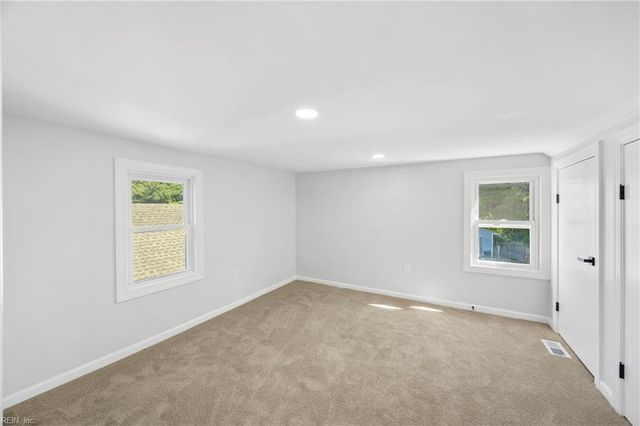 22 Fairview CIR S, Portsmouth, VA 23702