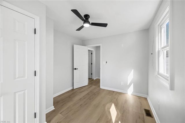 22 Fairview CIR S, Portsmouth, VA 23702