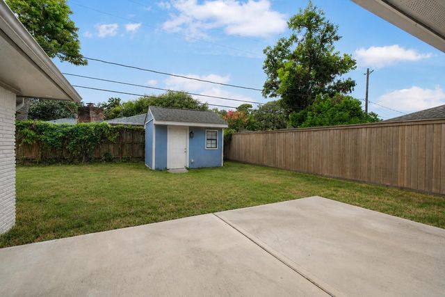 1710 Willowby Drive, Houston, TX 77008