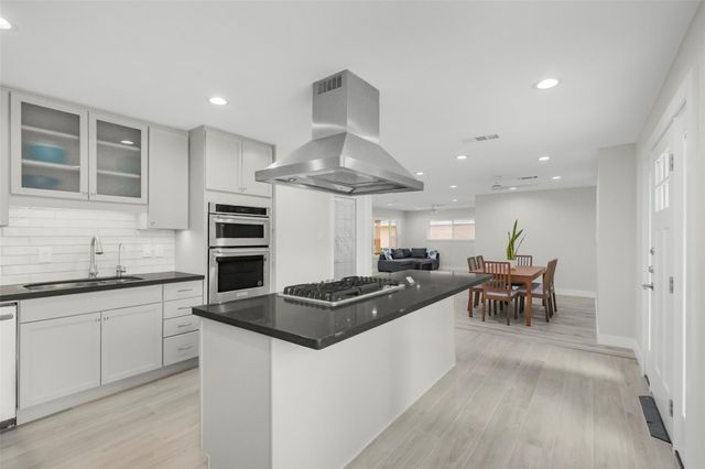 1710 Willowby Drive, Houston, TX 77008