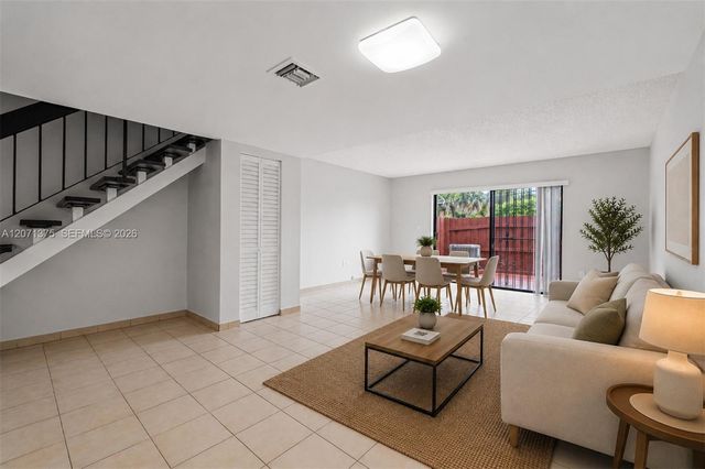 319 NW 109th Avenue 3B, Miami, FL 33172