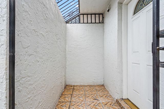 319 NW 109th Avenue 3B, Miami, FL 33172