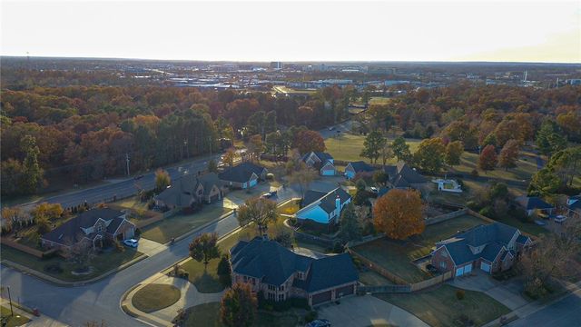 2716 W Centennial Drive, Rogers, AR 72758