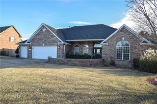2716 W Centennial Drive, Rogers, AR 72758