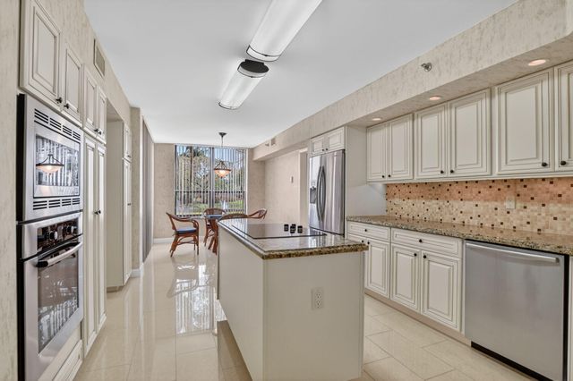 7201 Promenade Drive 102, Boca Raton, FL 33433
