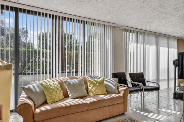 7201 Promenade Drive 102, Boca Raton, FL 33433