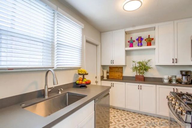 4095 Front St, San Diego, CA 92103