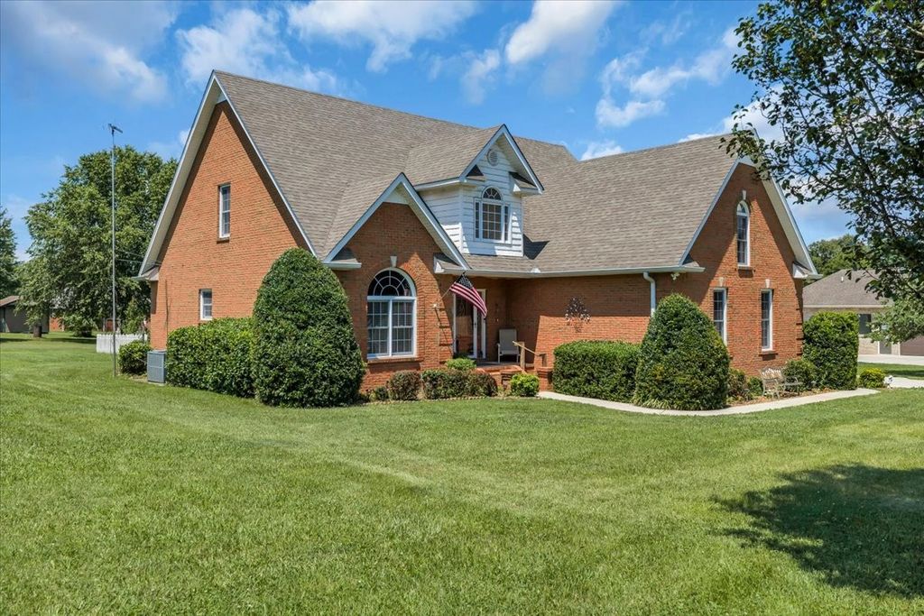 92 Freeman Ct, Winchester, TN 37398