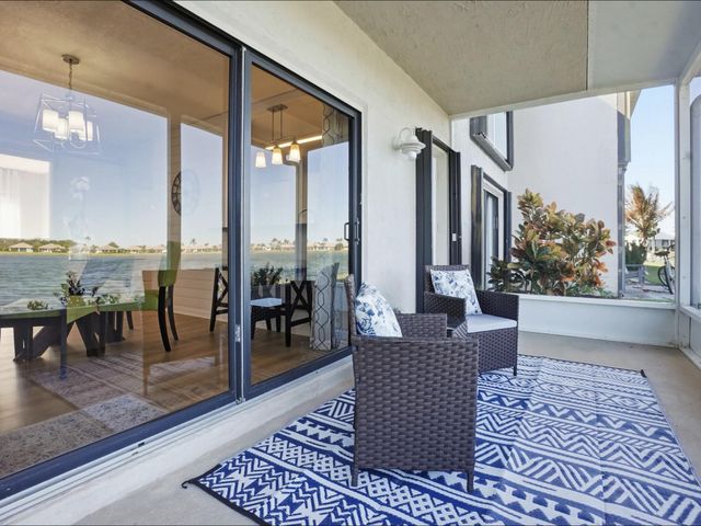 3206 S Lakeview Circle 1105, Hutchinson Island, FL 34949