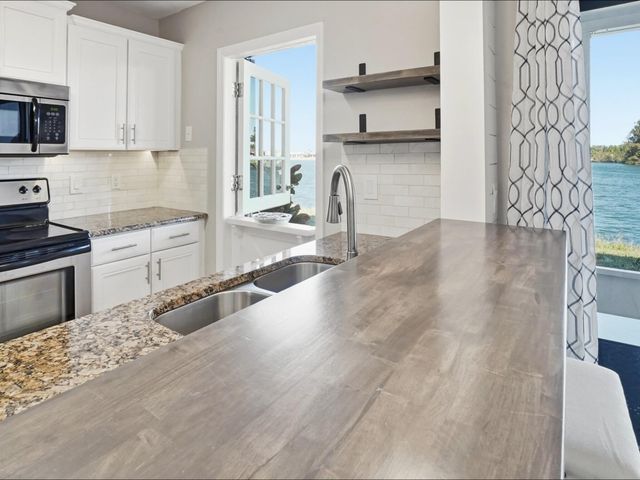 3206 S Lakeview Circle 1105, Hutchinson Island, FL 34949