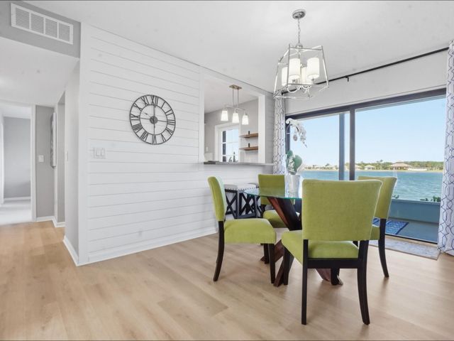 3206 S Lakeview Circle 1105, Hutchinson Island, FL 34949