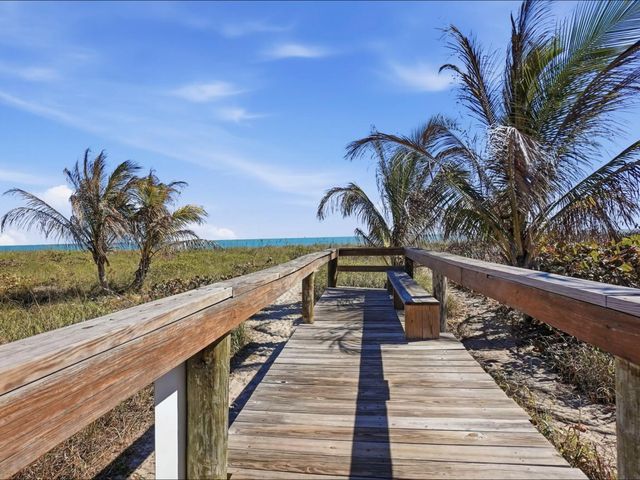 3206 S Lakeview Circle 1105, Hutchinson Island, FL 34949