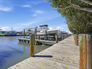 3206 S Lakeview Circle 1105, Hutchinson Island, FL 34949