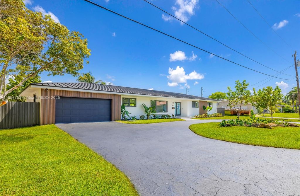 8021 SW 140th Ter, Palmetto Bay, FL 33158