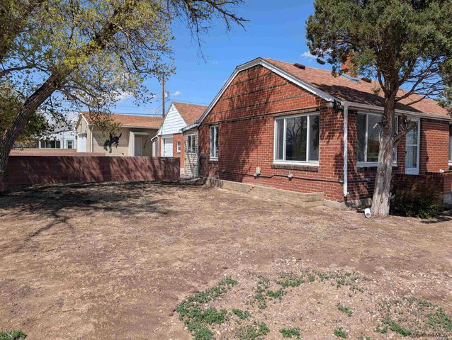 2502 E 9TH ST, Cheyenne, WY 82001