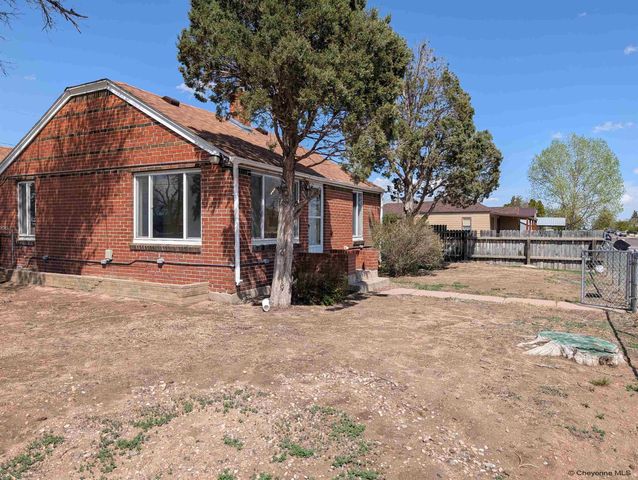 2502 E 9TH ST, Cheyenne, WY 82001