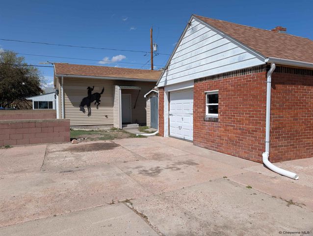 2502 E 9TH ST, Cheyenne, WY 82001