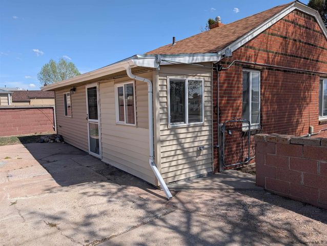 2502 E 9TH ST, Cheyenne, WY 82001
