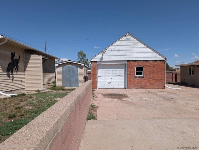 2502 E 9TH ST, Cheyenne, WY 82001