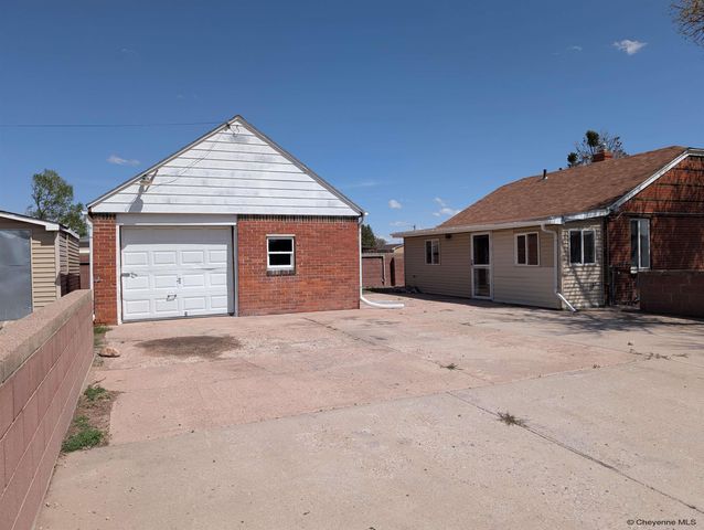 2502 E 9TH ST, Cheyenne, WY 82001