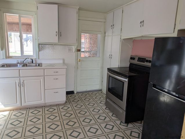 2502 E 9TH ST, Cheyenne, WY 82001