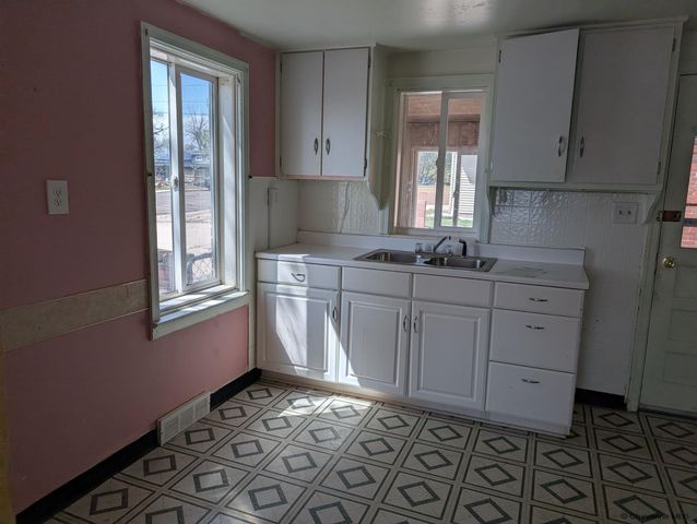 2502 E 9TH ST, Cheyenne, WY 82001