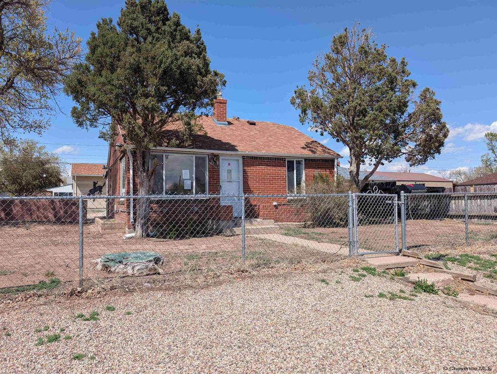2502 E 9TH ST, Cheyenne, WY 82001