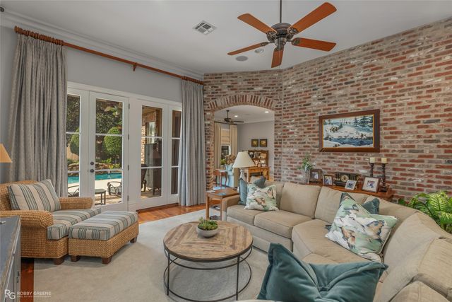 108 Calais Court, Bossier City, LA 71111