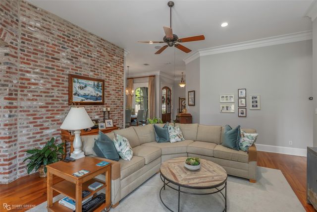 108 Calais Court, Bossier City, LA 71111