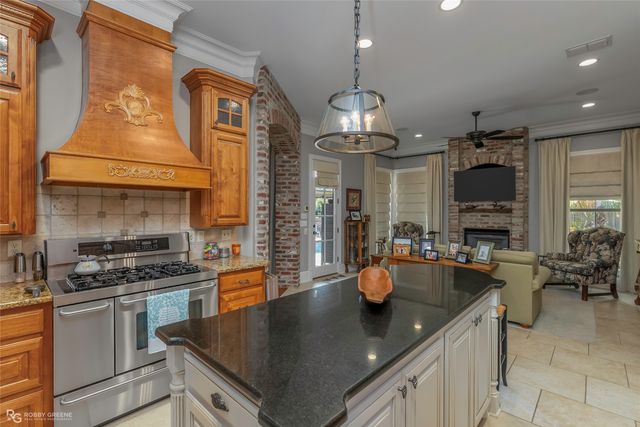 108 Calais Court, Bossier City, LA 71111