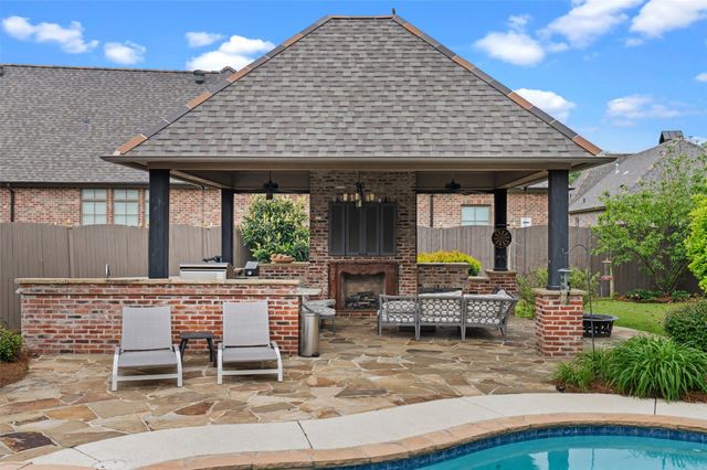 108 Calais Court, Bossier City, LA 71111