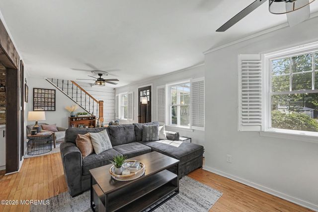 14 Asbury Avenue, Farmingdale, NJ 07727