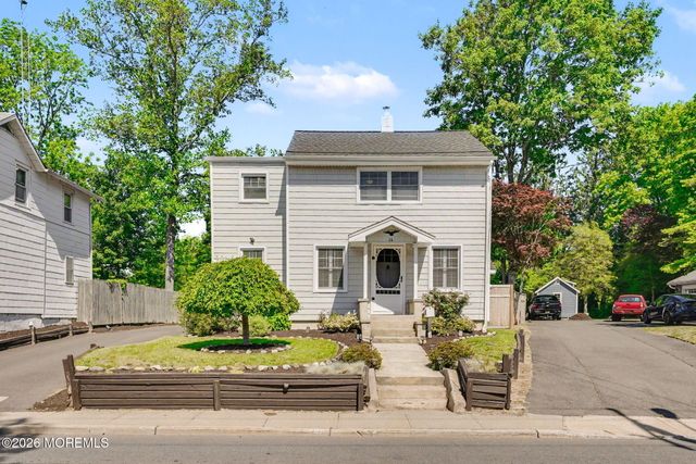 14 Asbury Avenue, Farmingdale, NJ 07727