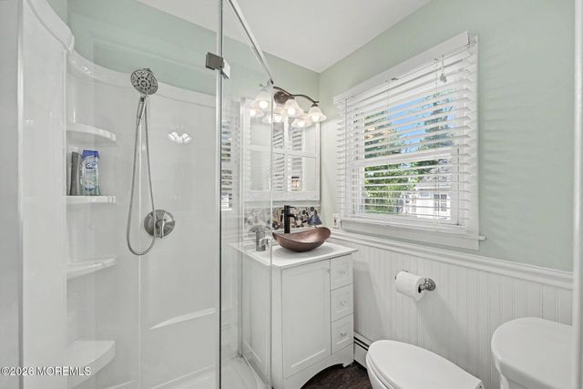 14 Asbury Avenue, Farmingdale, NJ 07727