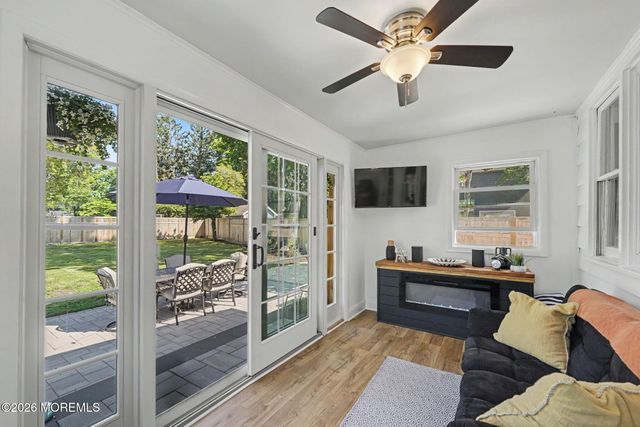 14 Asbury Avenue, Farmingdale, NJ 07727