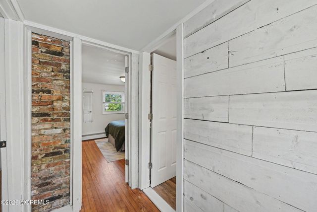 14 Asbury Avenue, Farmingdale, NJ 07727
