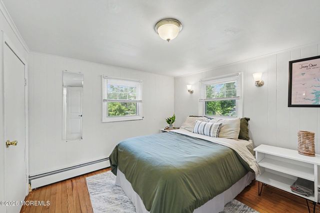 14 Asbury Avenue, Farmingdale, NJ 07727
