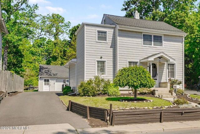 14 Asbury Avenue, Farmingdale, NJ 07727