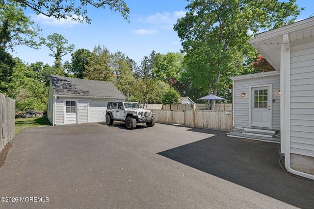14 Asbury Avenue, Farmingdale, NJ 07727